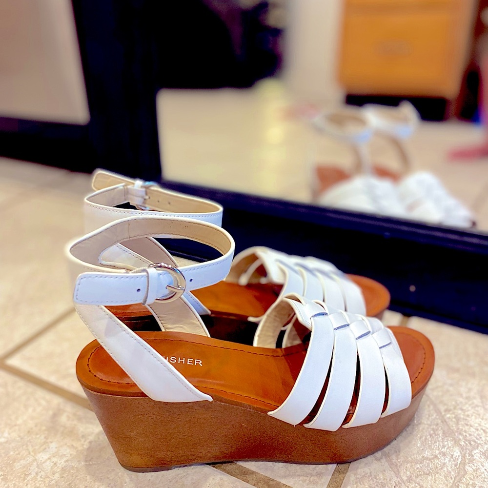 Marc Fisher Womens wedge heel. Size 8m